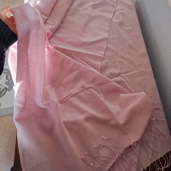 Pashmina Light Pink Elegant Scarf - Picture 5 of 5